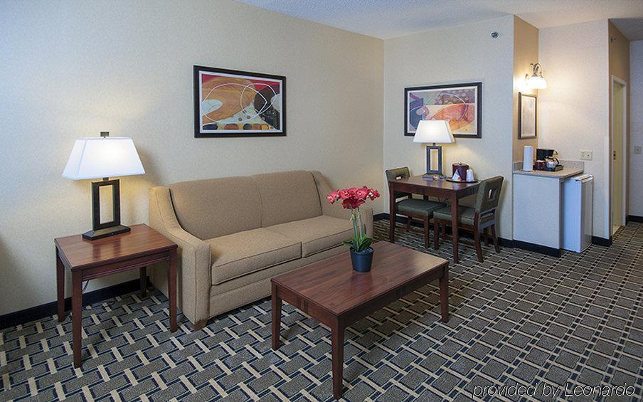 Holiday Inn Express Hotel & Suites Youngstown North-Warren/Niles By Ihg Quarto foto
